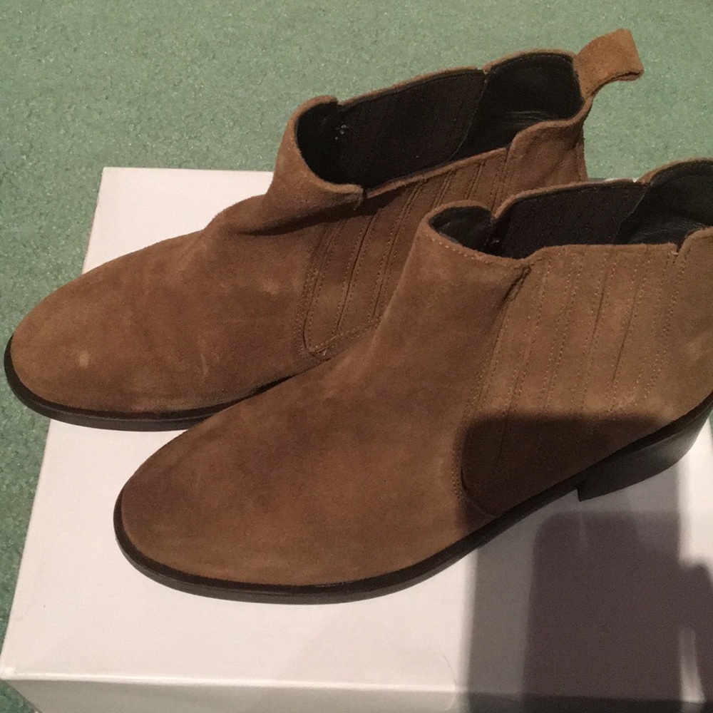 Firth Eleta Suede Bootie size 38 color tan
